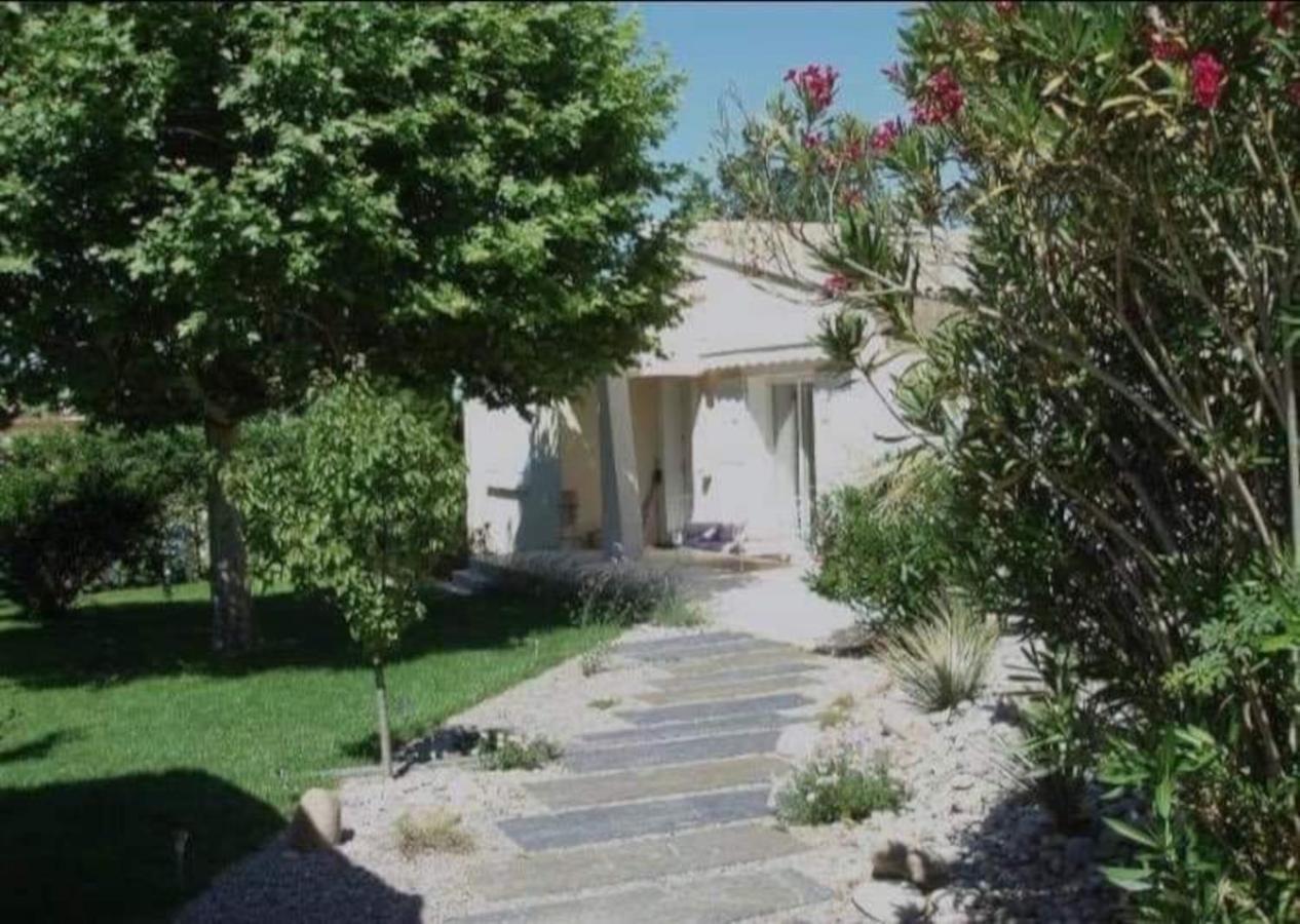 … Et La Fourmi Villa Saumane-de-Vaucluse Exterior photo
